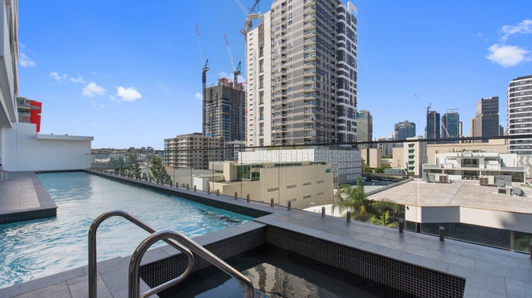 THE  IVY SOUTHE BRISBANE ( ÚC)