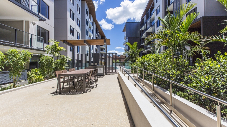 JADE,ALBION - BRISBANE